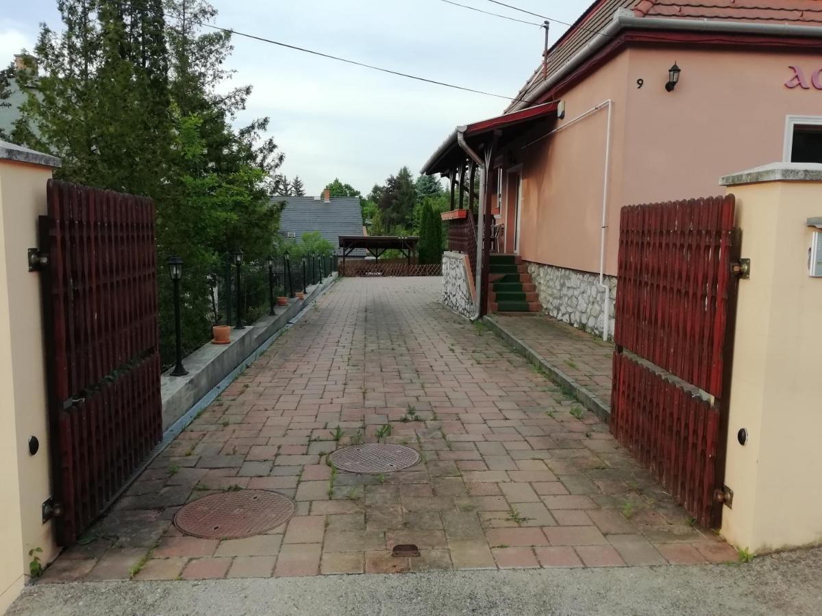 Asta La Vista Vendeghaz Hotel Miskolc Bagian luar foto
