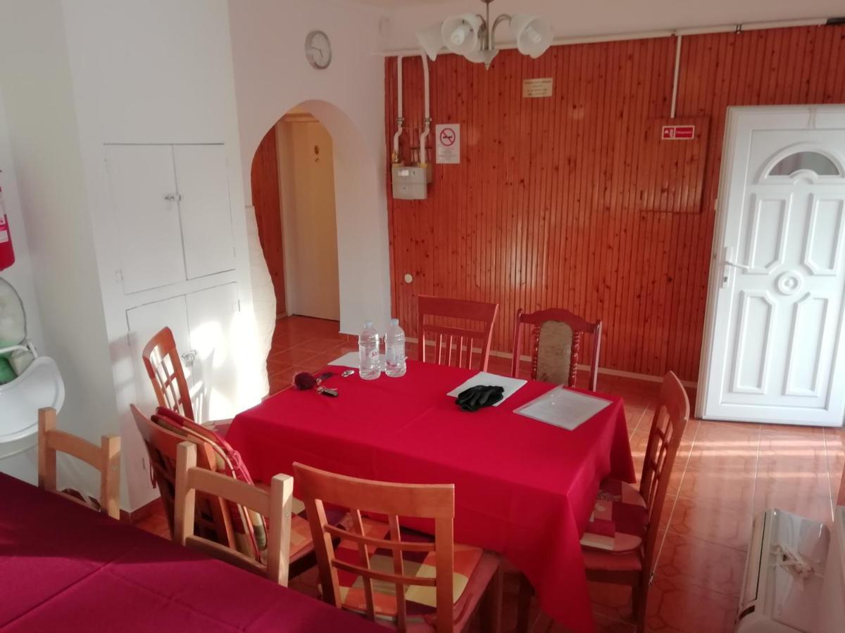 Asta La Vista Vendeghaz Hotel Miskolc Bagian luar foto