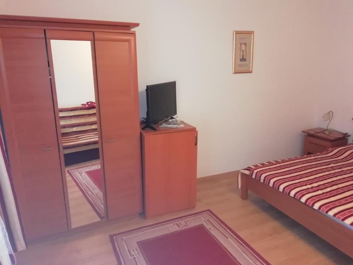 Asta La Vista Vendeghaz Hotel Miskolc Bagian luar foto