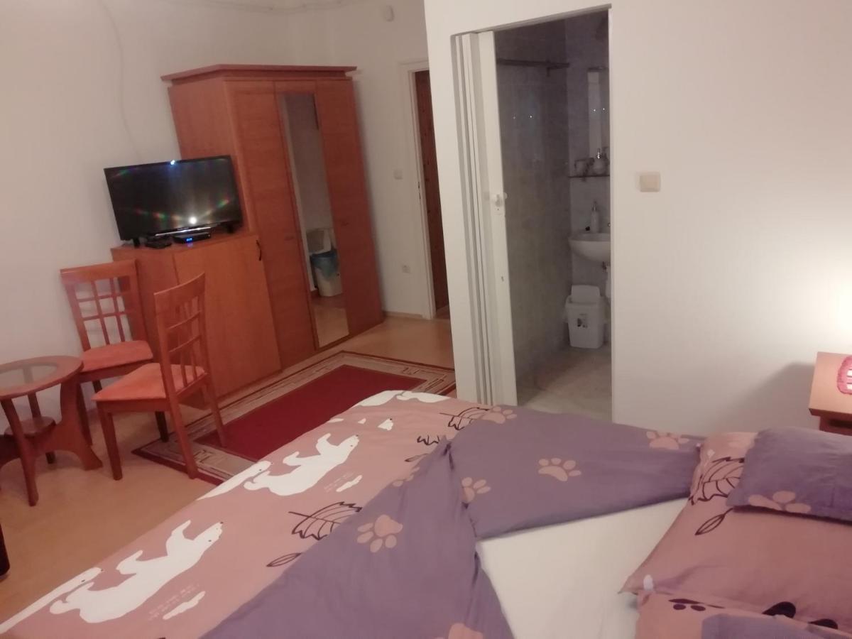 Asta La Vista Vendeghaz Hotel Miskolc Bagian luar foto
