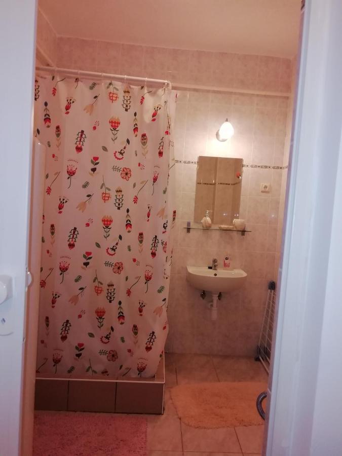 Asta La Vista Vendeghaz Hotel Miskolc Bagian luar foto