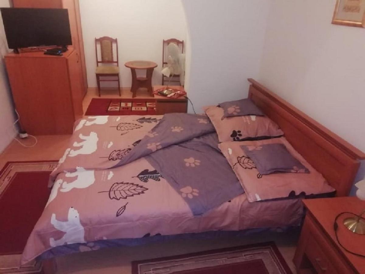 Asta La Vista Vendeghaz Hotel Miskolc Bagian luar foto