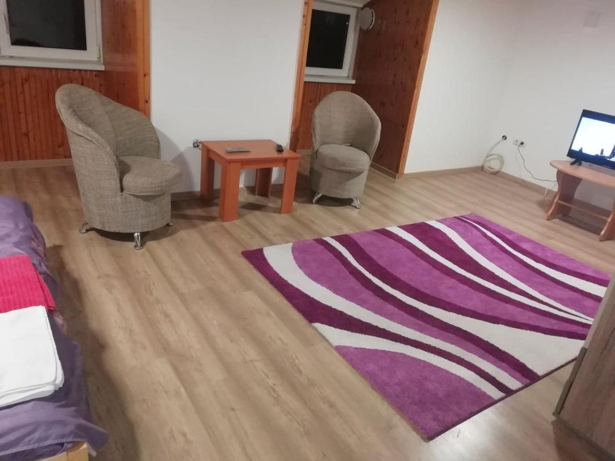 Asta La Vista Vendeghaz Hotel Miskolc Bagian luar foto