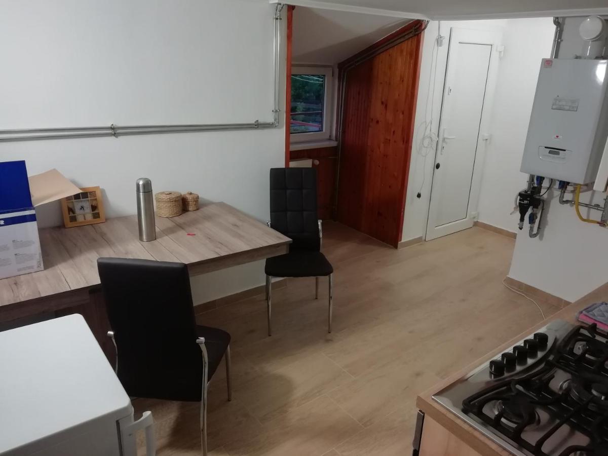 Asta La Vista Vendeghaz Hotel Miskolc Bagian luar foto